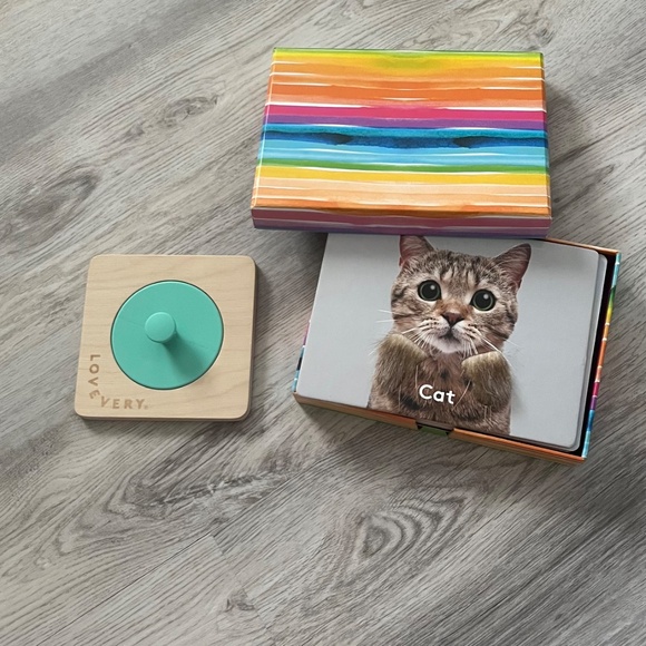 Lovevery 7-8 Months Inspector Kit bundle - Picture 9 of 14